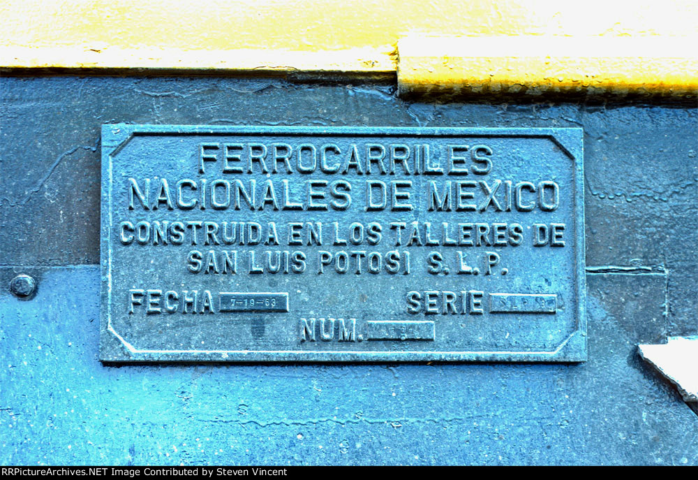 Ferrocarril del Pacifico SLP-3 FCP #521 builder plate